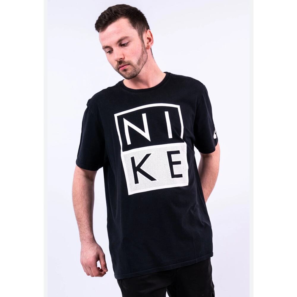 Nike tee athletic cut size large L spell out color block graphic logo short slee